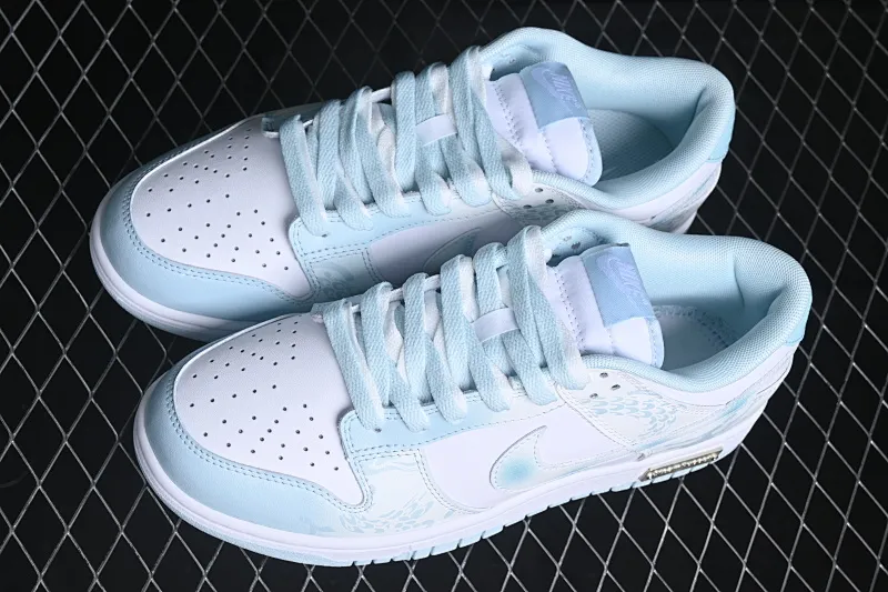 All Categories Nk SB Dunk Series Nk SB Dunk Low Low-top sneakers Nk Dunk low Year of the Dragon Limited Royal Dragon Blue and White White and Blue New Chinese style Low-top casual sneakers DV0833-104